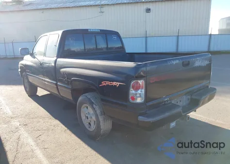 1996 Dodge Ram 1500 z USA, uszkodzony, nr VIN 3B7HC13Z3TG138612